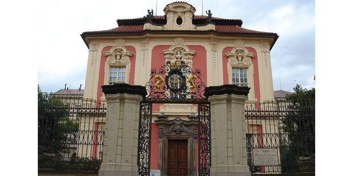 Musée Dvorak et Eglise Charlemagne 