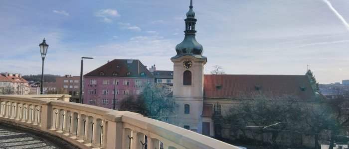 Venez découvrir le quartier de Vršovice à Prague 10 avec Jehanne
